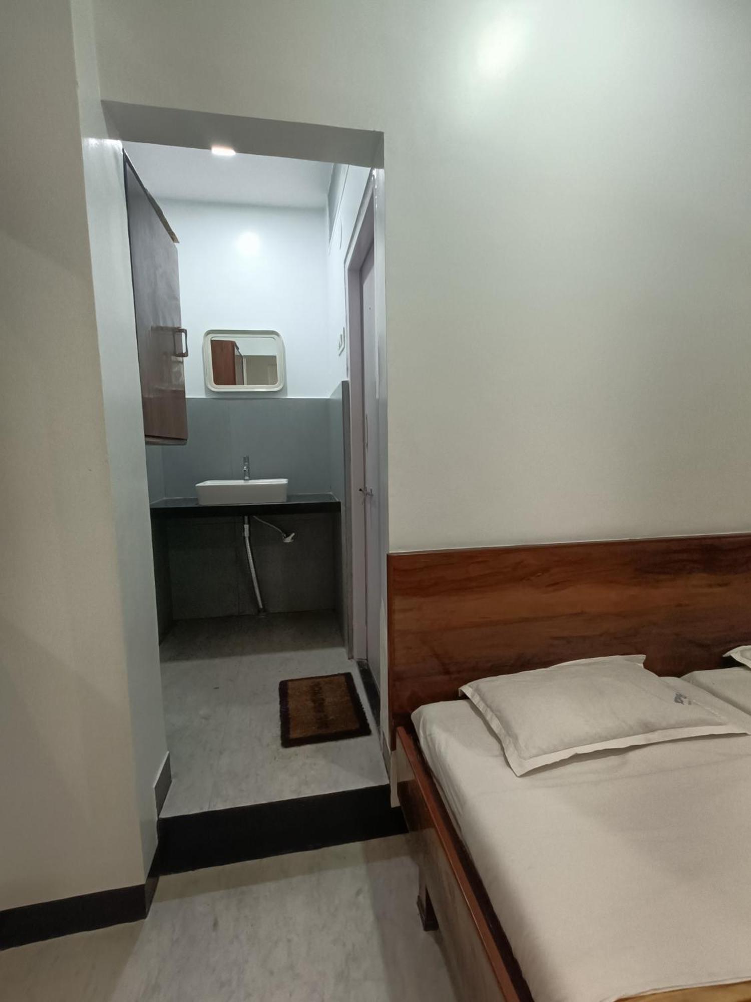 Hotel Parth Residency Kolhapur Ngoại thất bức ảnh