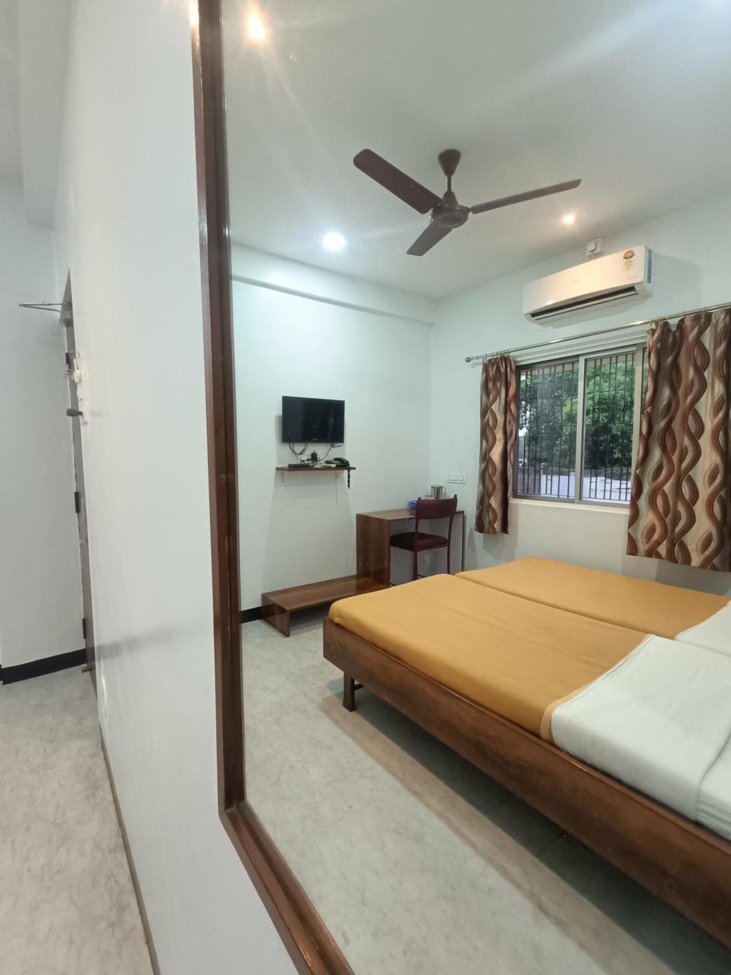 Hotel Parth Residency Kolhapur Ngoại thất bức ảnh